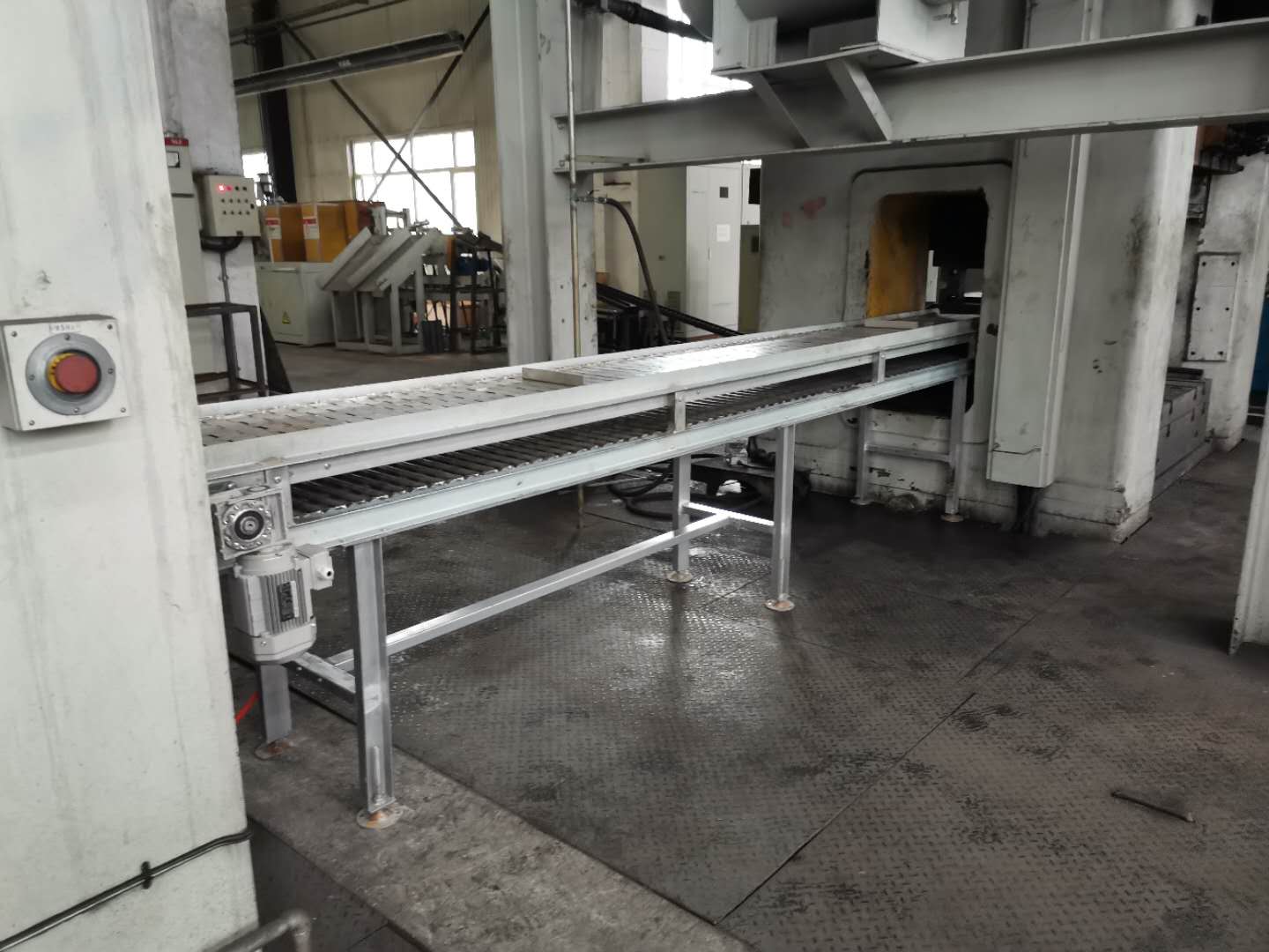 鍛造車間用板鏈輸送機(jī)